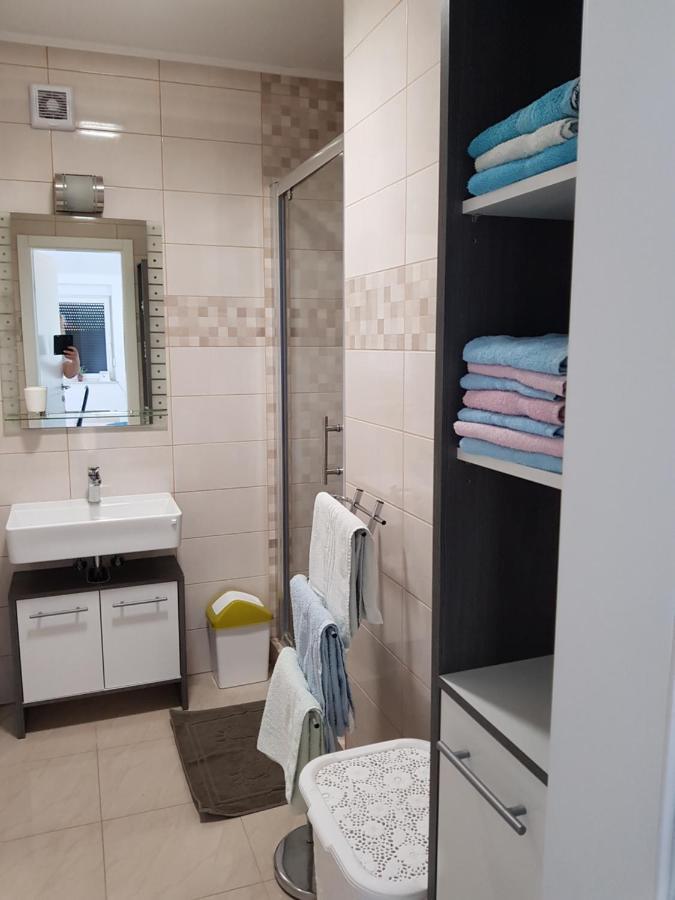 Apartmani Zaric Малинска Екстериор снимка