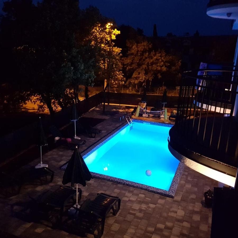 Apartmani Zaric Малинска Екстериор снимка