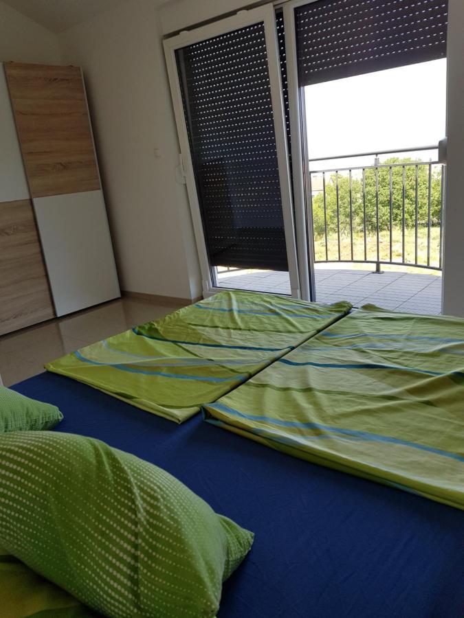 Apartmani Zaric Малинска Екстериор снимка