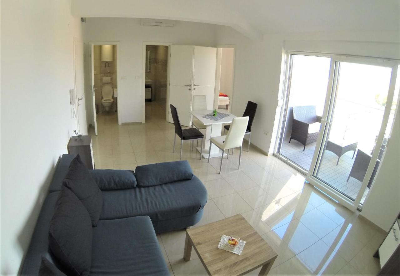 Apartmani Zaric Малинска Екстериор снимка