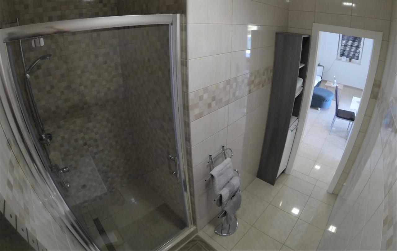 Apartmani Zaric Малинска Екстериор снимка